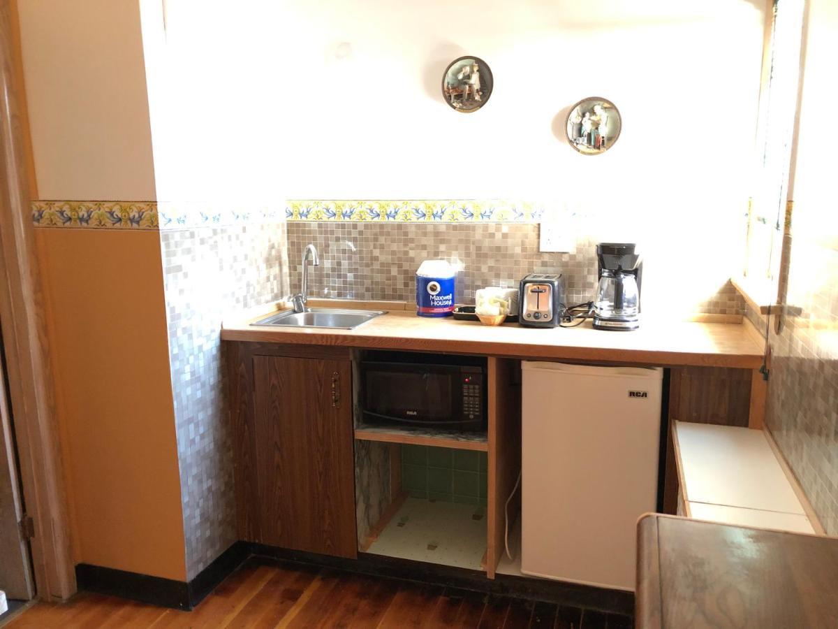 Heritage Place Hotel Gravelbourg Екстериор снимка